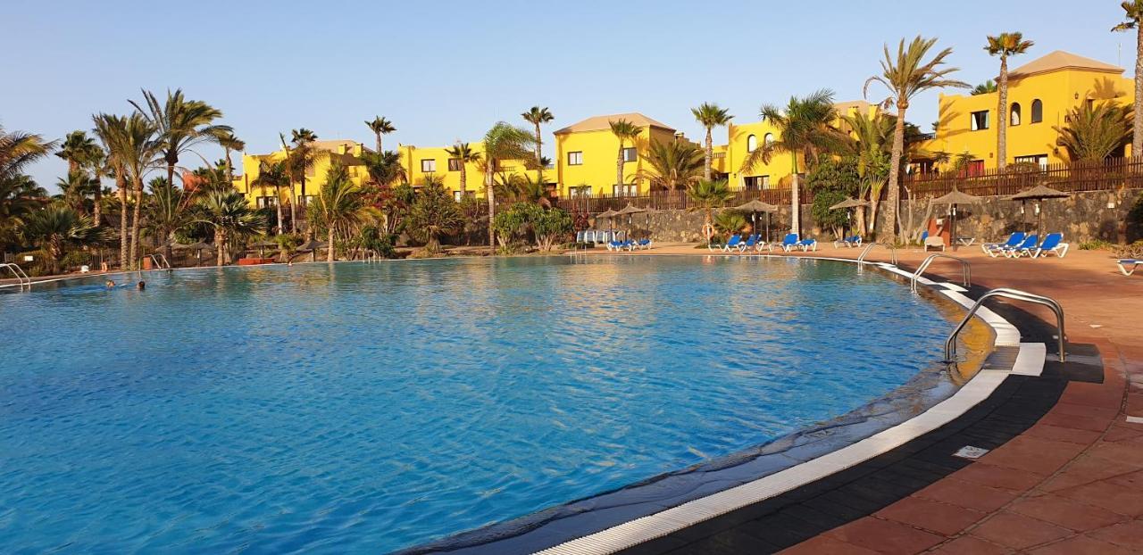 Апартаменты Tamarindo I Piscinas De Agua Salada Коральео Экстерьер фото