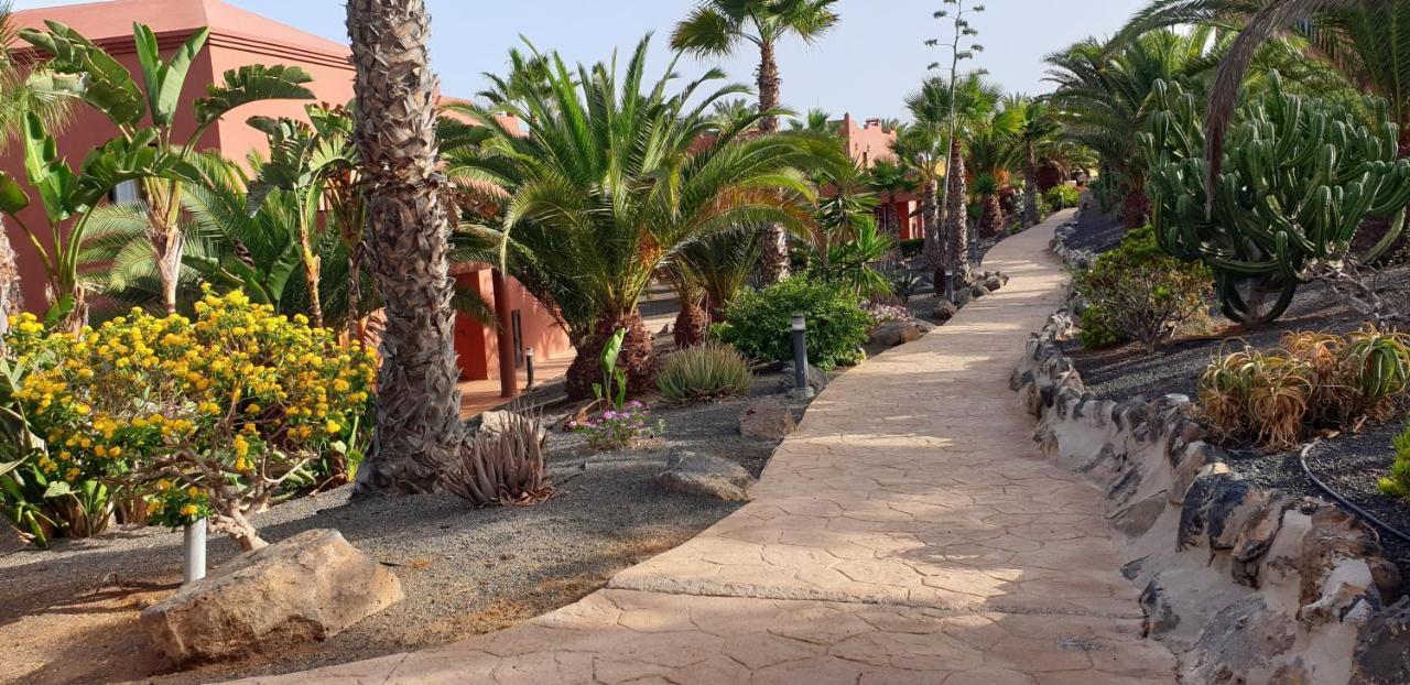 Апартаменты Tamarindo I Piscinas De Agua Salada Коральео Экстерьер фото